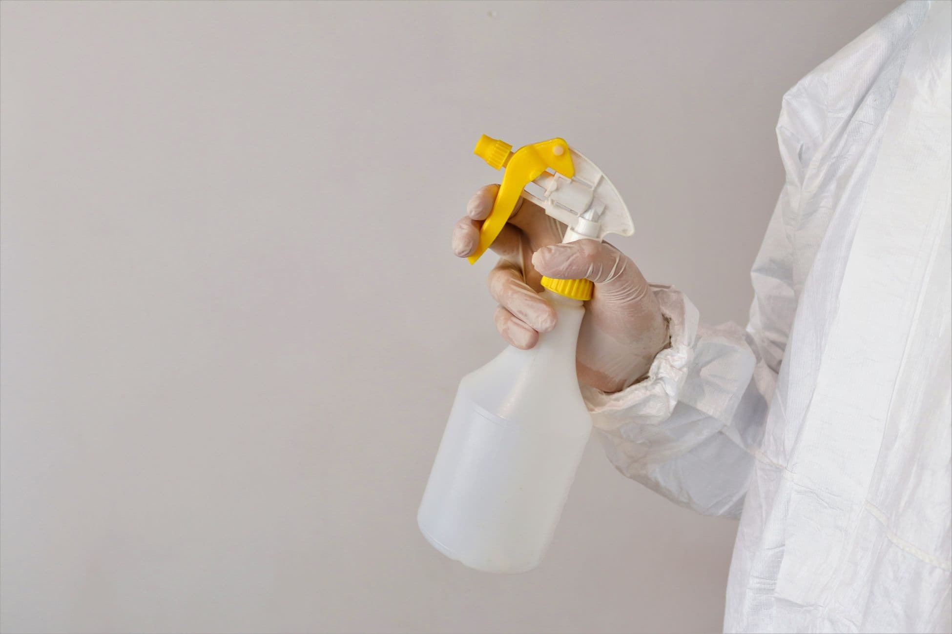 Cleaning products that must never be mixed for safety